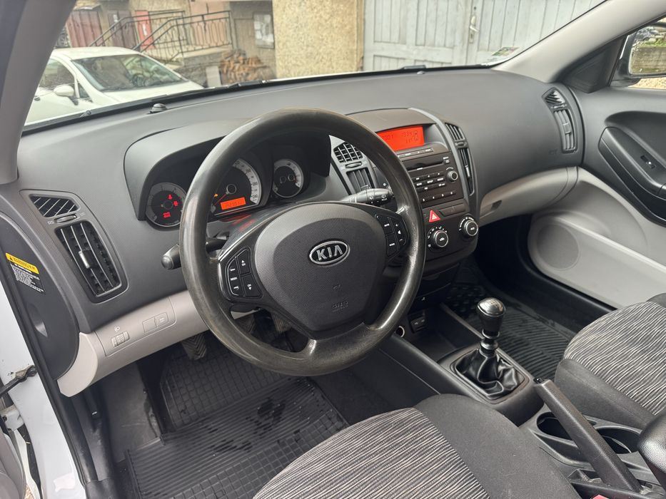 Kia Ceed 2009 год.