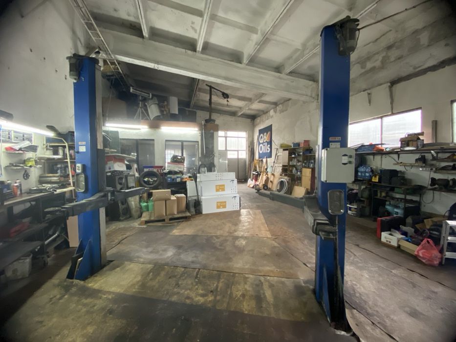 Подемник двуколонен 3.5т. Maha