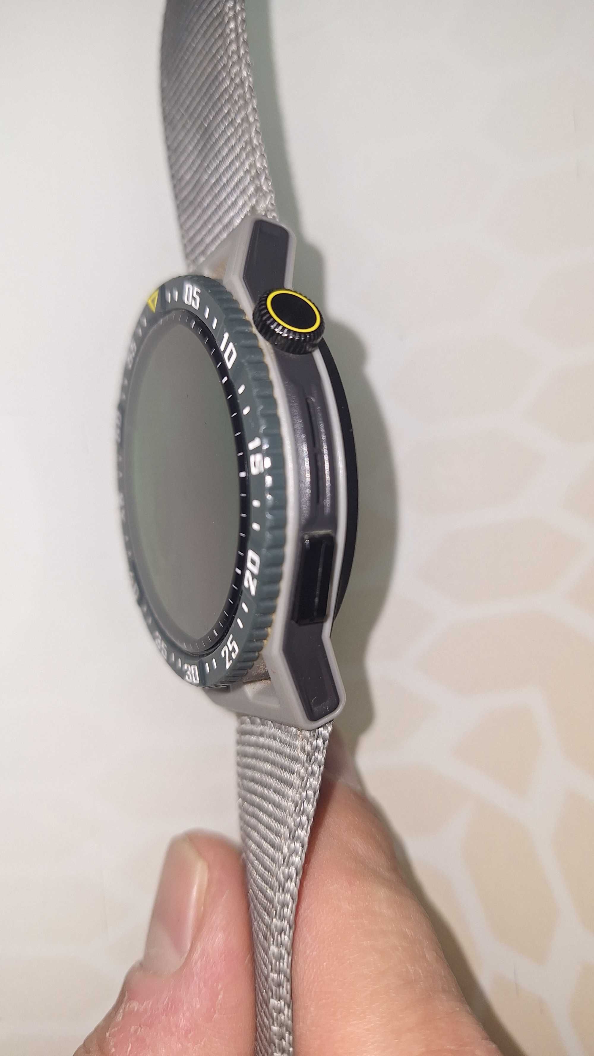 Смарт часовник Huawei watch GT 3 SE + аксесоари и притектори.