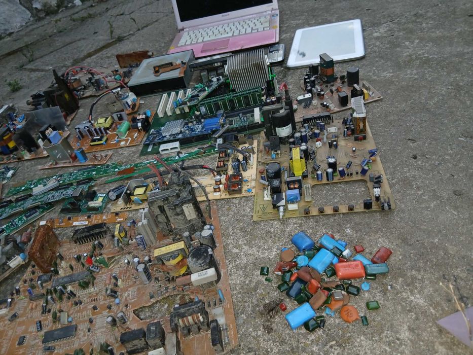 Платки от тв ,компютър, и монитори.