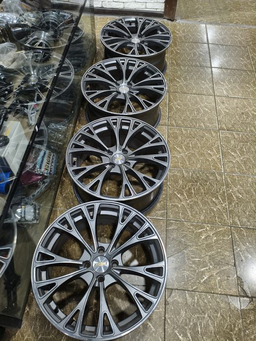 Колеса R17 с шинами 215.55.