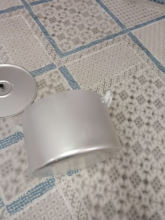 Продам каструлю новую20литровую