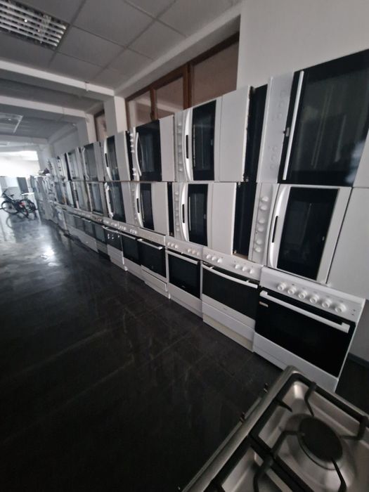 Фурна с керамични котлони Voss