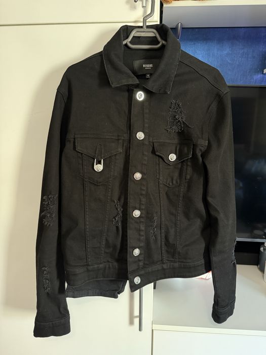 jacheta si blugi Versace Versus