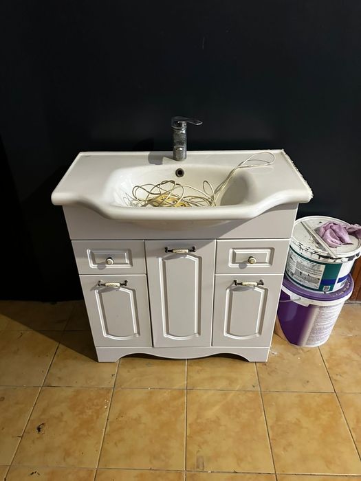 Раковина с тумбой