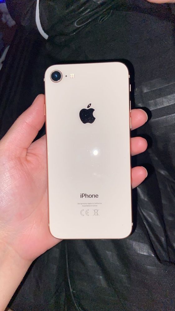 iPhone 8 в идеальном состоянии