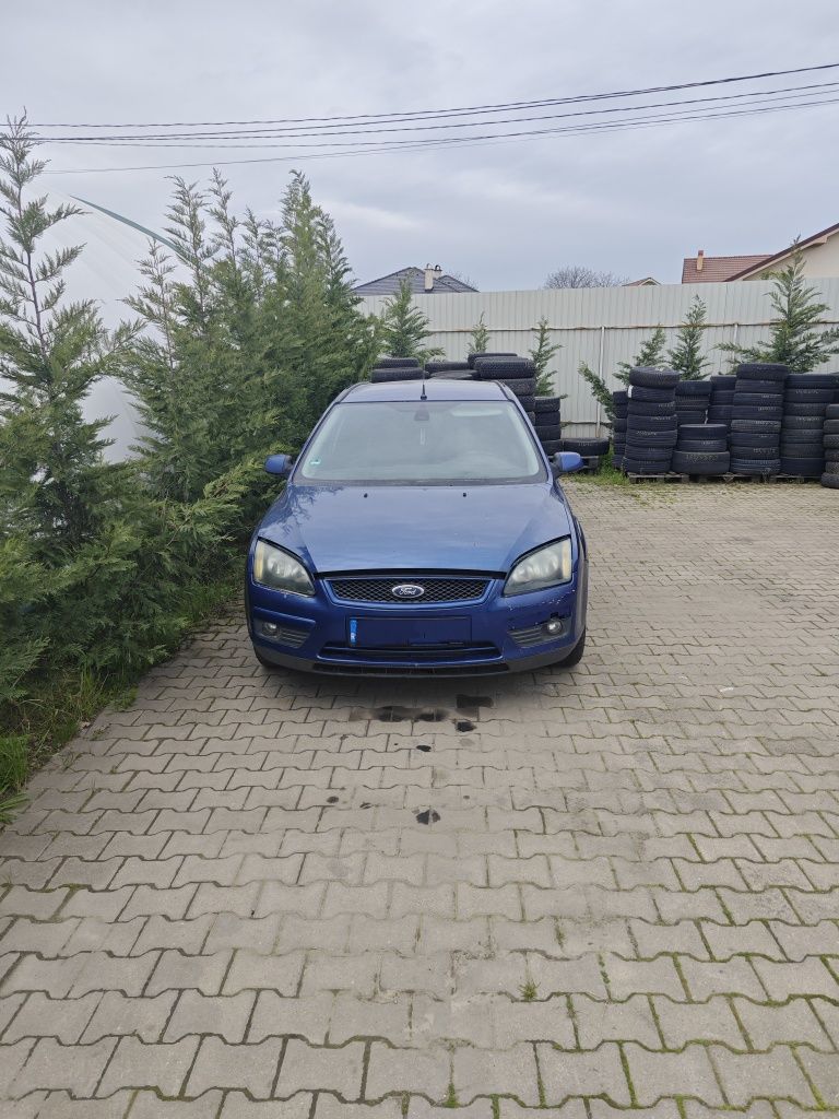 Dezmembrez sau vând Ford focus 1.6 tdci