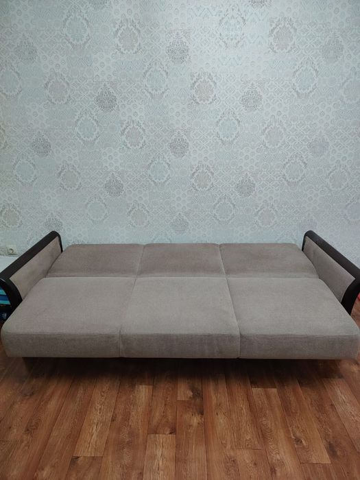 Продам диван Конон1