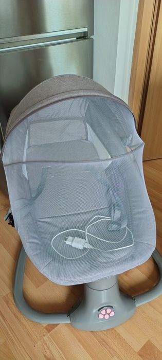 Vând leagăn cu 5 moduri de legănare