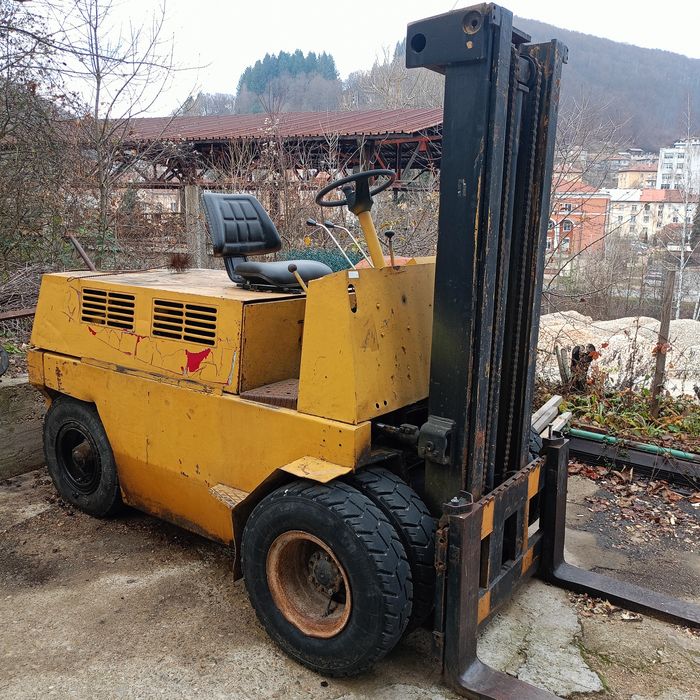 Мотокар 3,5 тона Перкинс 3 цилиндъра