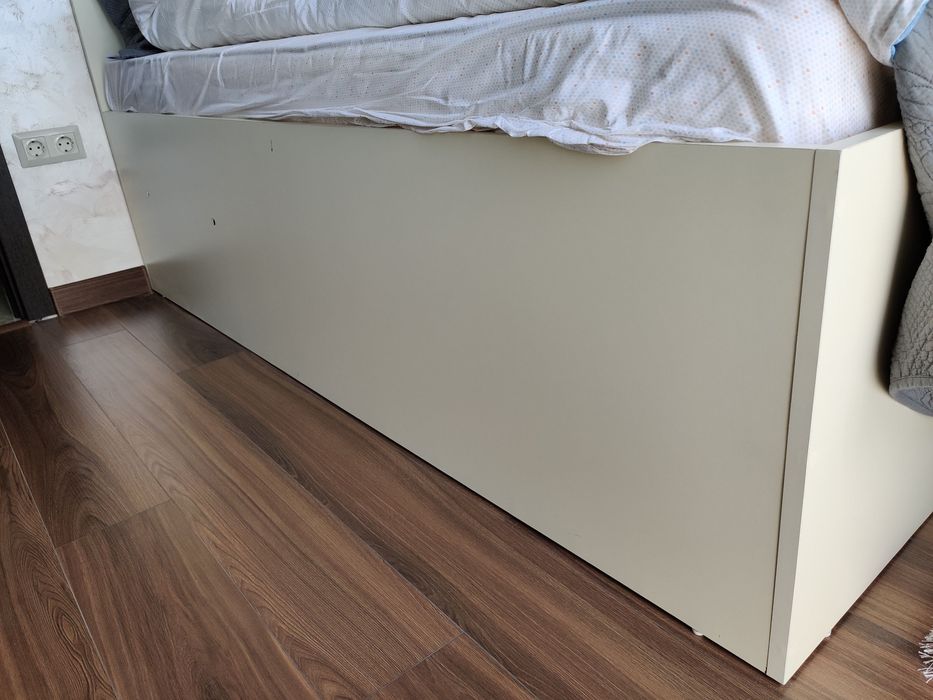 [Запазена] Комплект гардероб и спалня с матрак