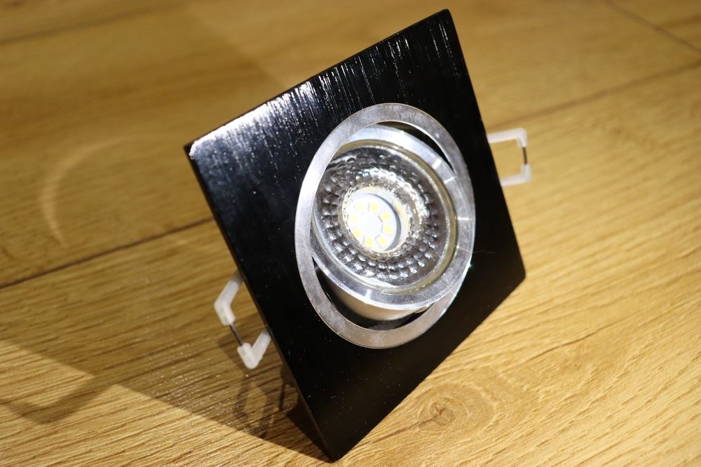 Vand 6 spoturi negre aluminium preminum noi Polux goldlux