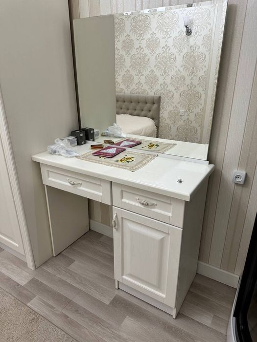 продается спальная гарнитура