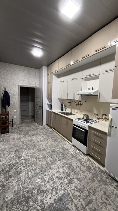 Qizg'aldoq Zamona Roparasida uy sotiladi