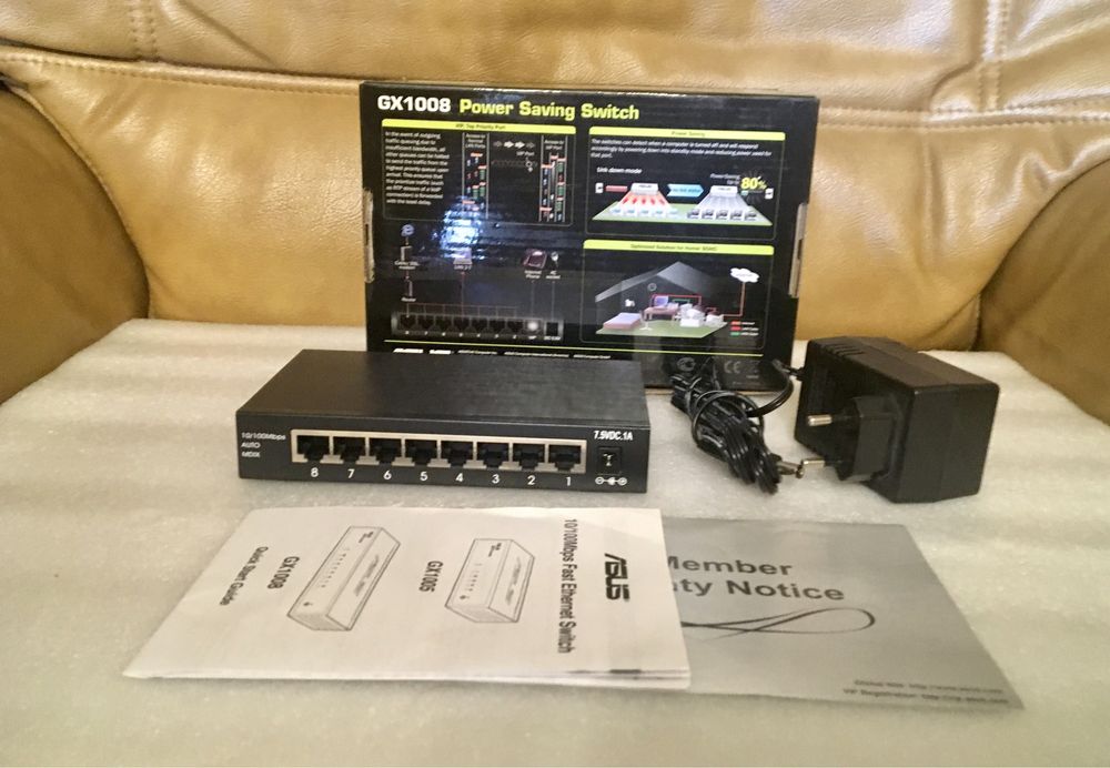 Switch Asus GX-1008 / SMC EZ6508TX - 8 porturi - 10/100 Mbs