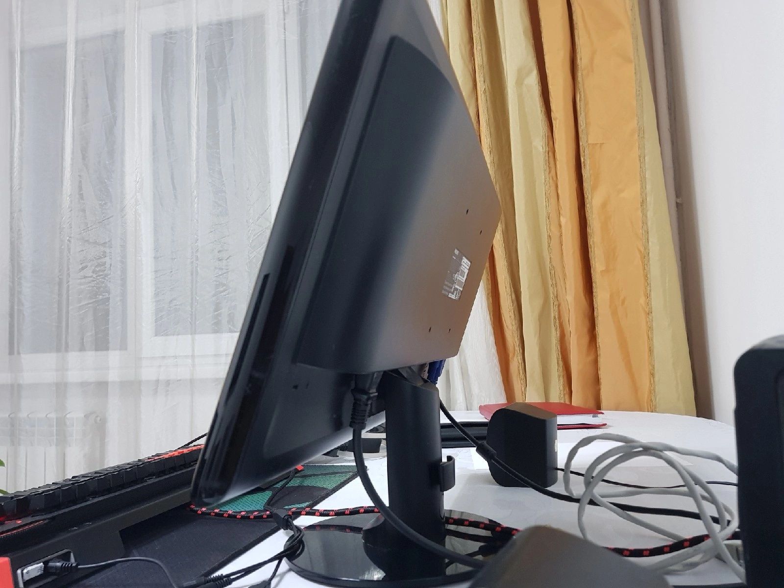 Монитор Philips23, 65ghz 22.5