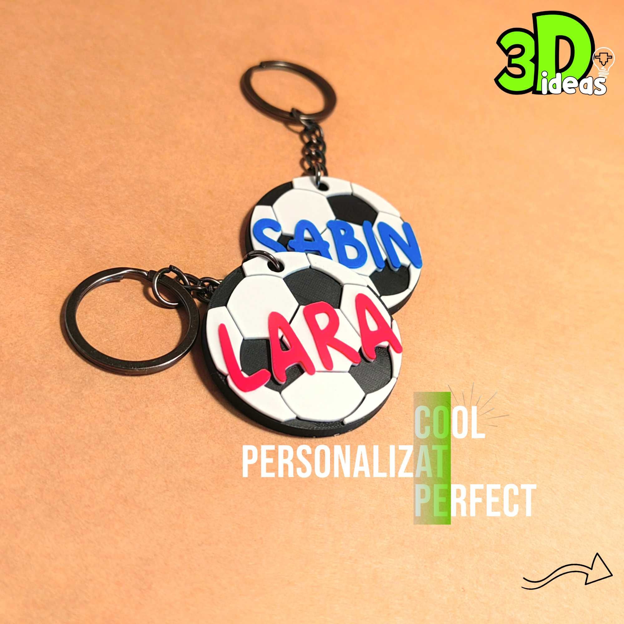 Breloc fotbal personalizat cu nume