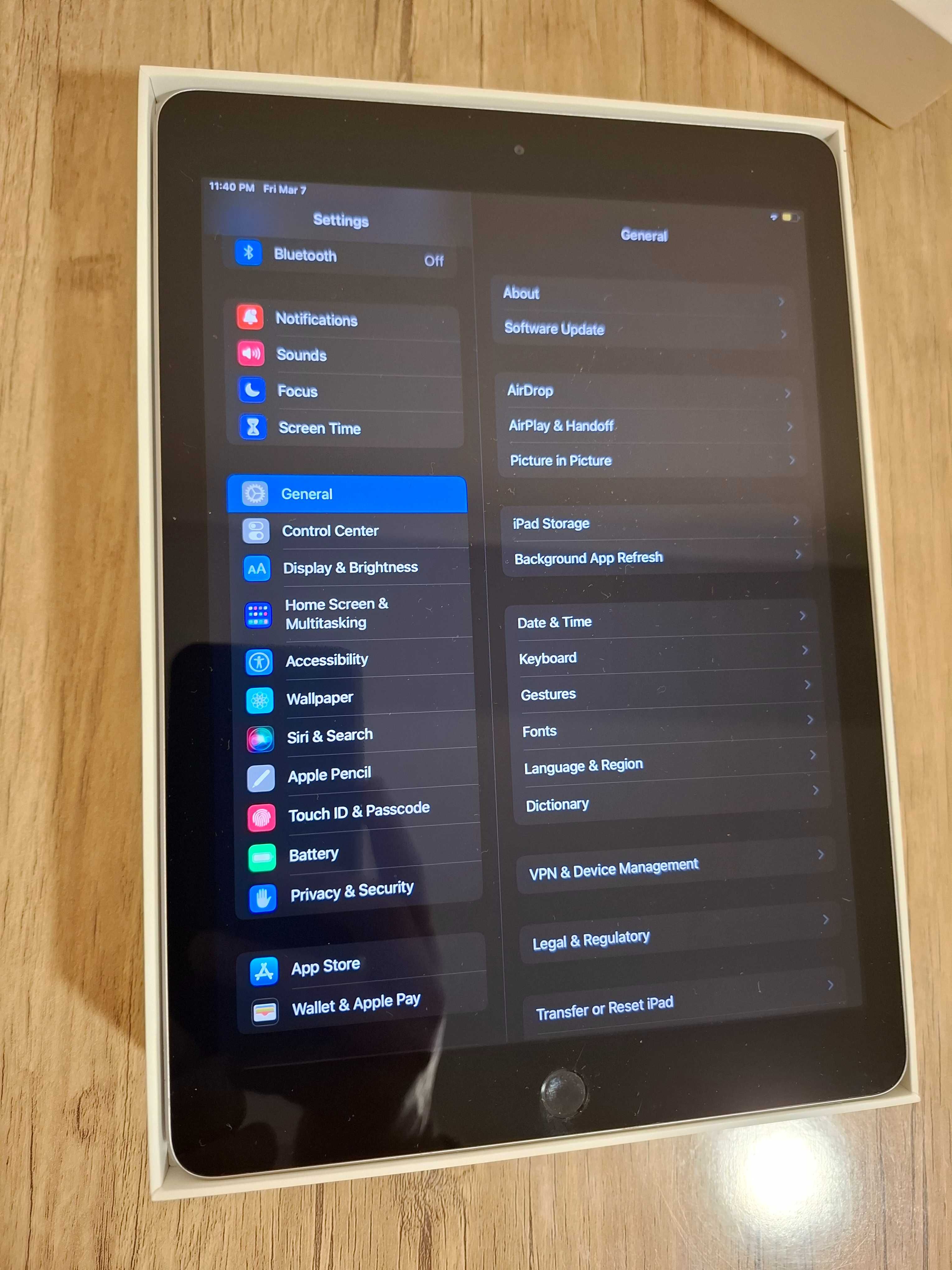 iPad-6 32GB планшет