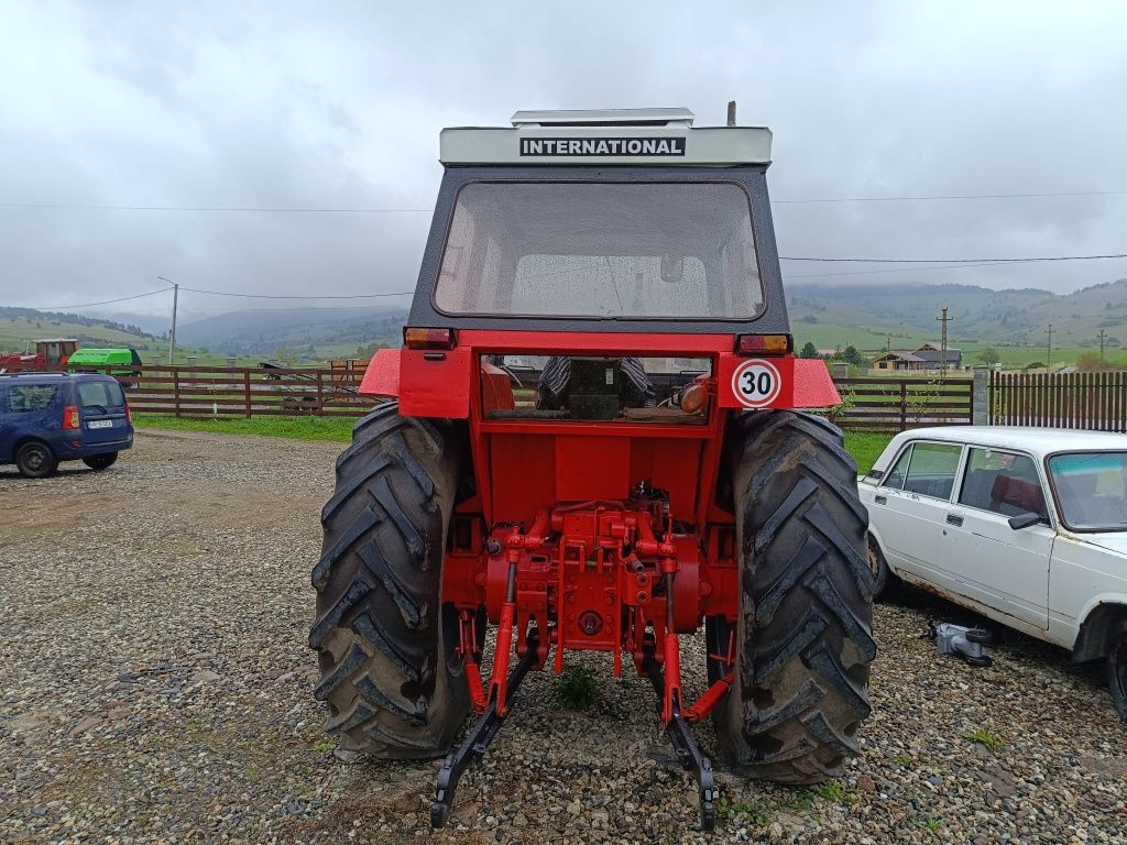 Tractor International 1046