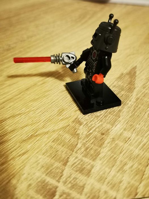 Minifigurină LEGO CMF Seria 8 - Evil Robot