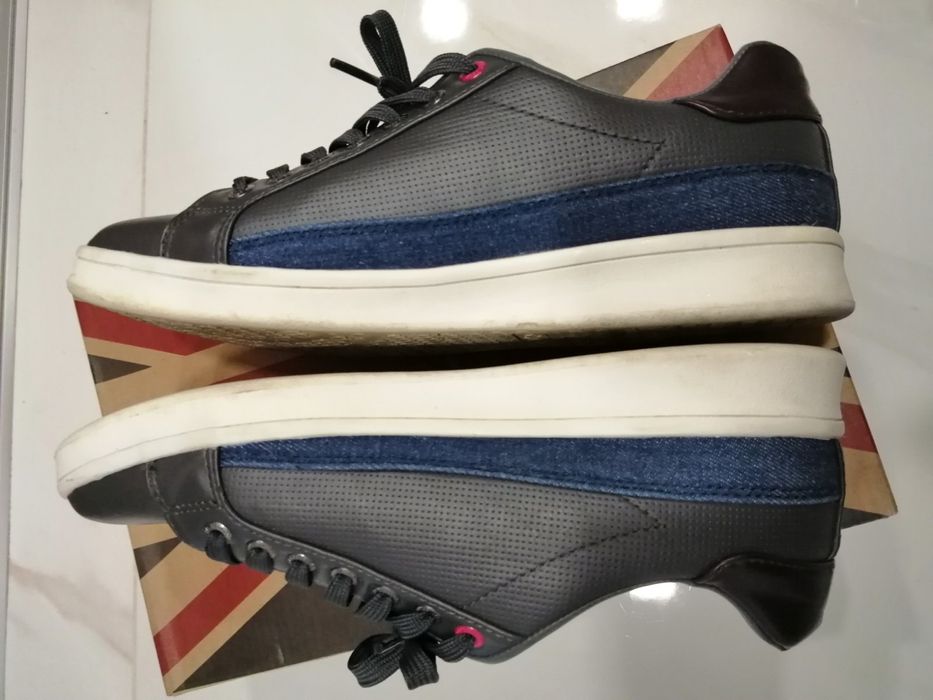 Продавам мъжки спортни обувки Lee Cooper