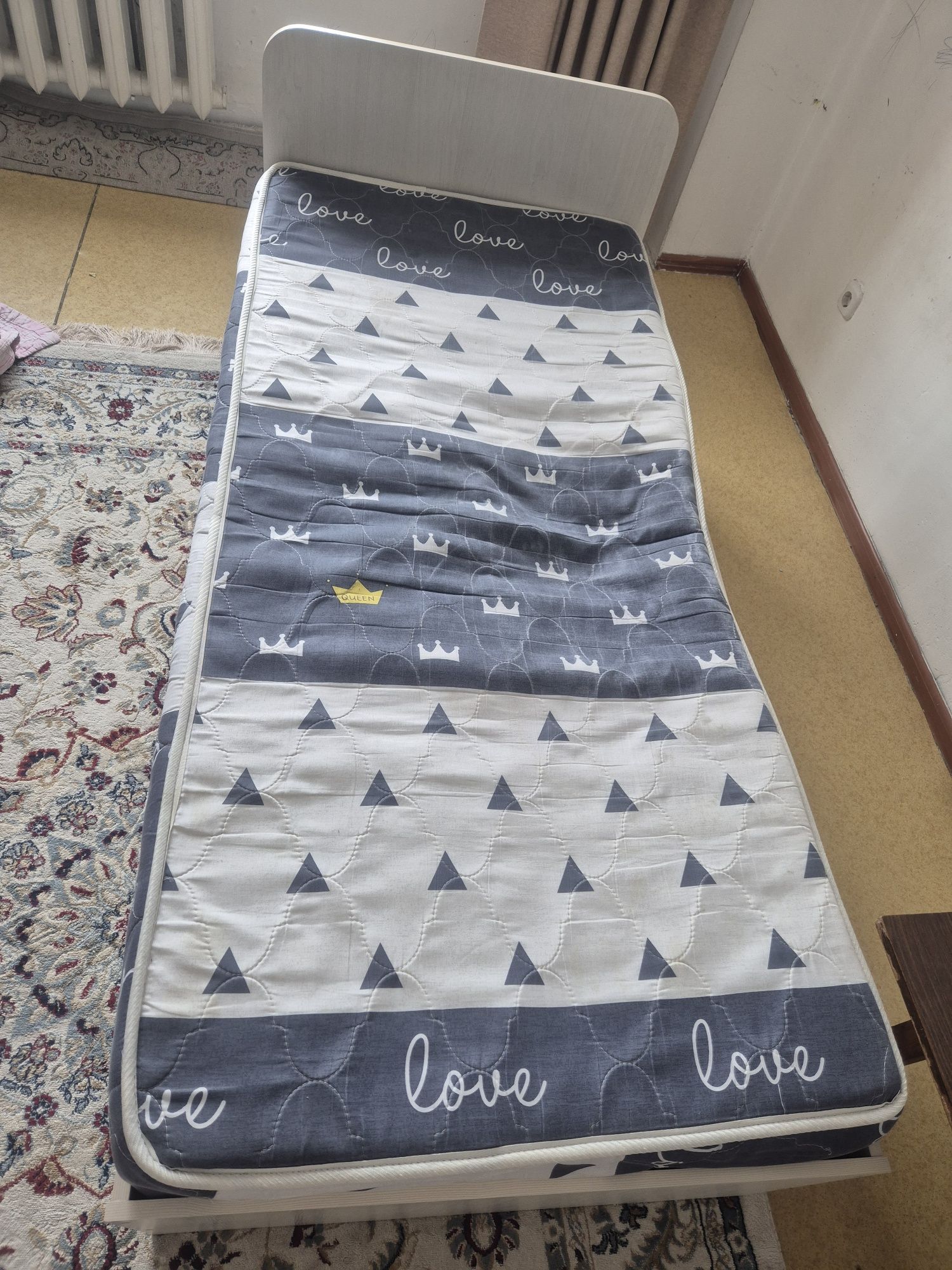 Продам кровати в колличестве 3-х штук
