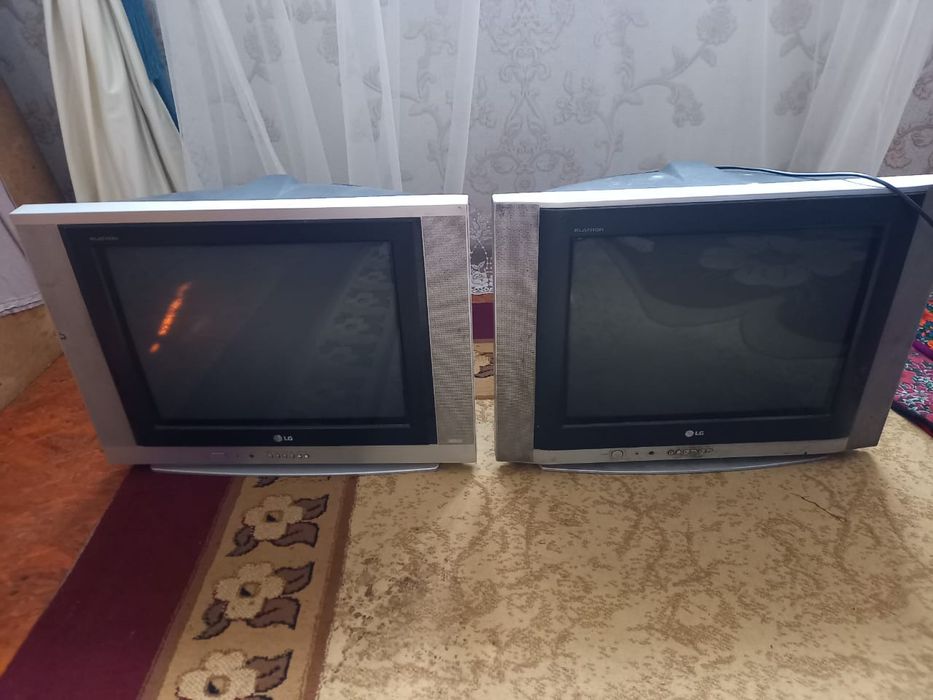Телевизор 2 штук
