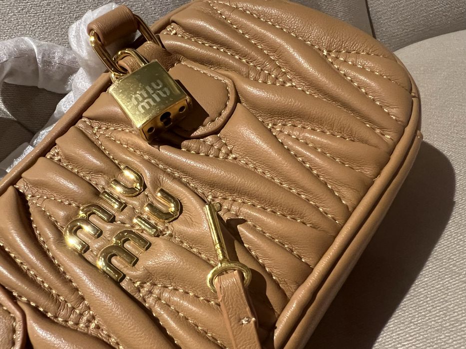 Чанта по модел на Miu Miu-Arcadie