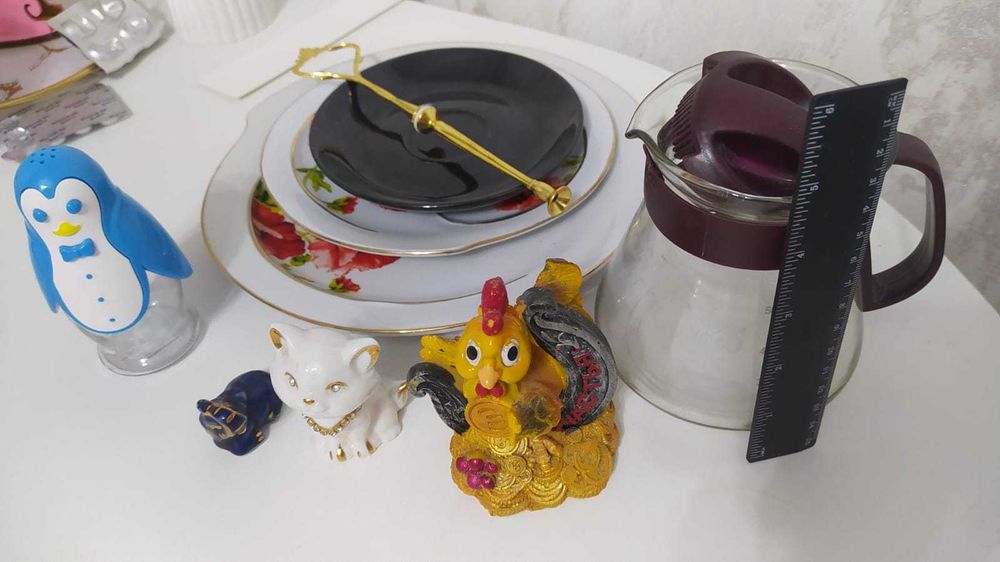 Отдам тарелка (этажерка) кофейник