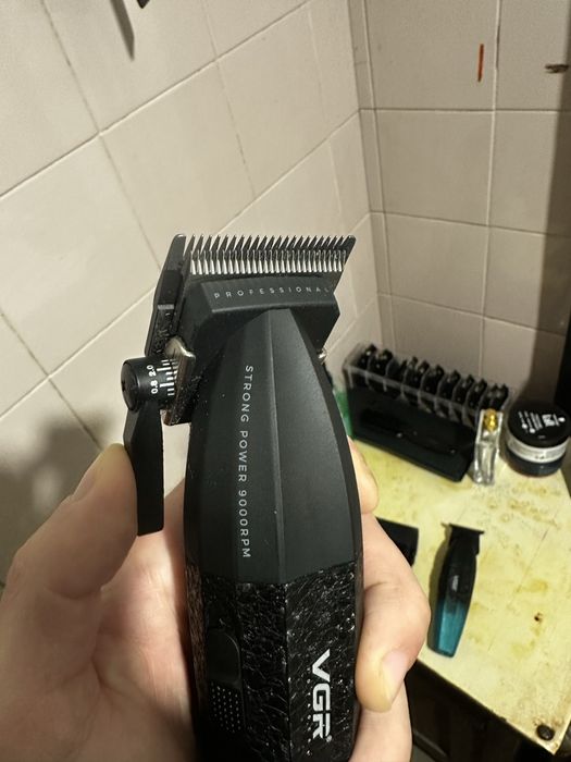 Комплект професионални машинки за подстригване vgr