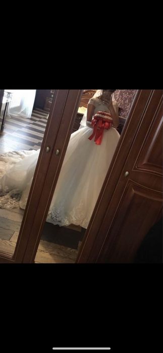 Платье свадебное в отличном состоянии