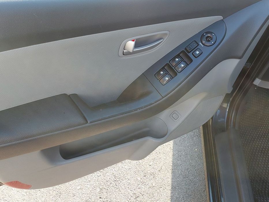 Hyundai avante 2008 yil 150 min yurgan