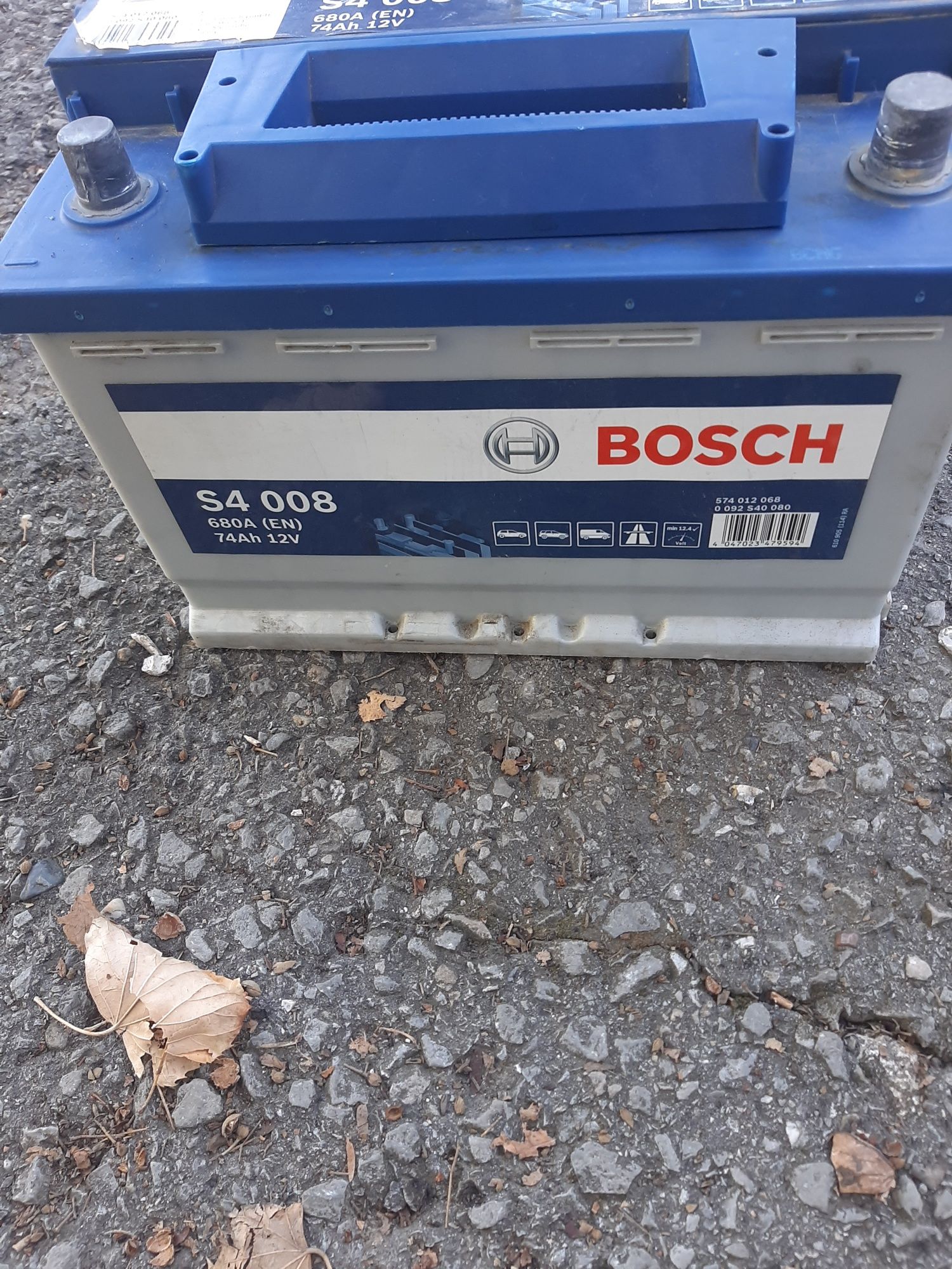 Продавам оригинален акумулатор BOSCH
