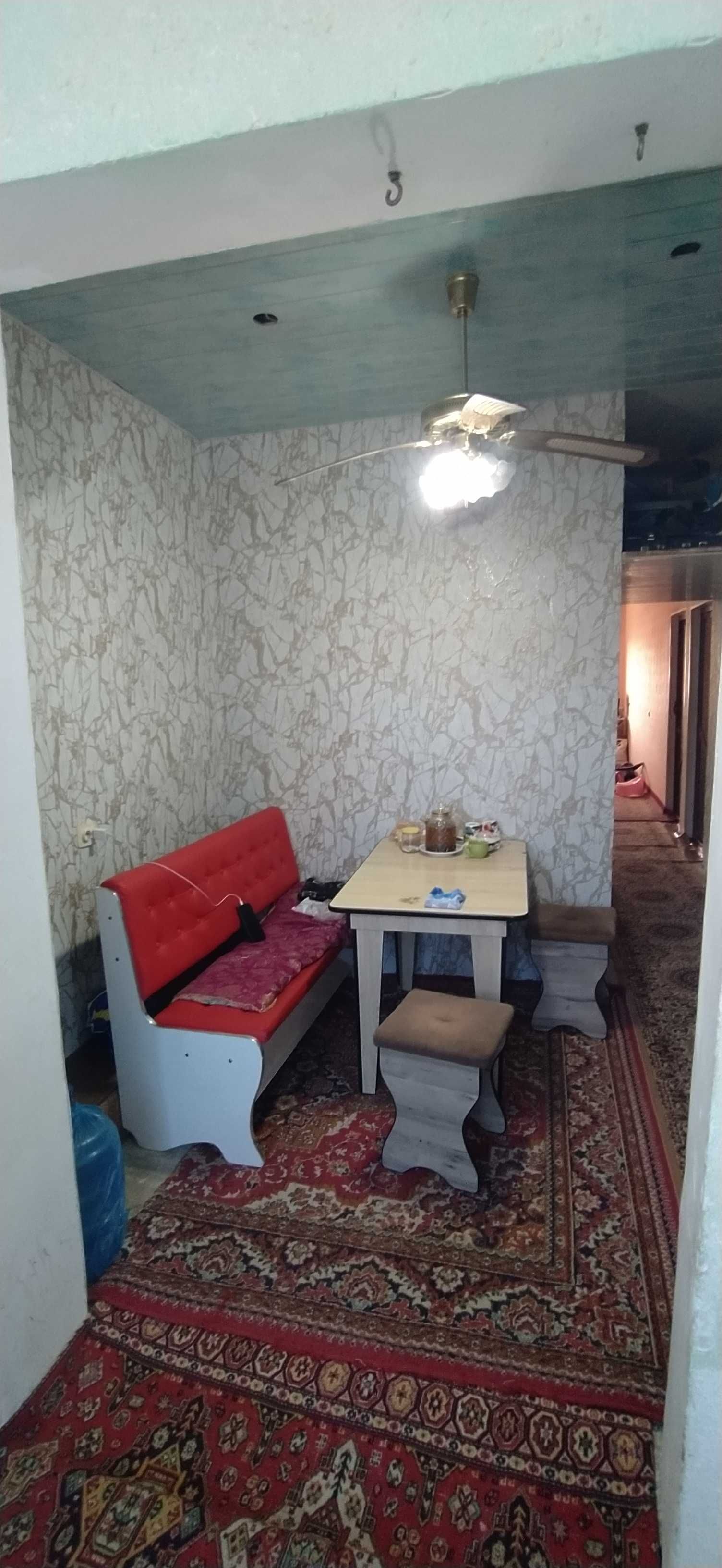 Продаётся 3х комнатная квартира 5В-мкр. _ 3х kvartira sotiladi 5v-mkr.