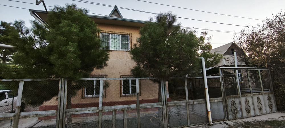 Продаётся дачный участок
