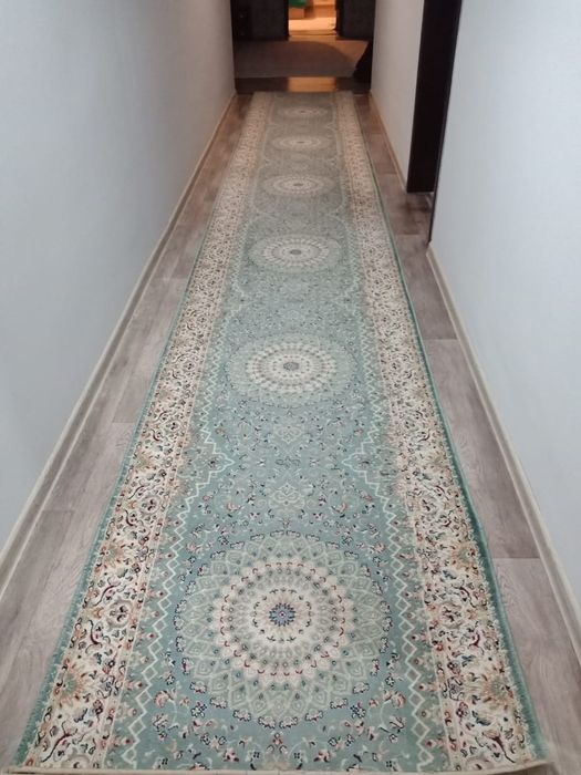 ковер в коридор в отличном состоянии