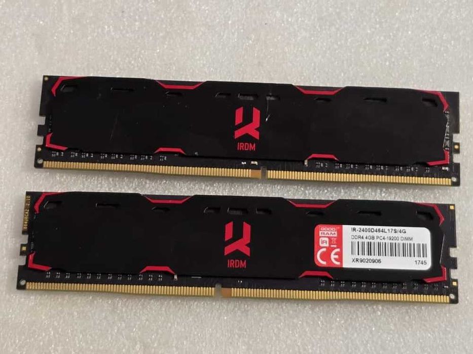 Kit memorie RAM desktop GOODRAM IRDM 8GB (2 x 4GB) 2400MHz
