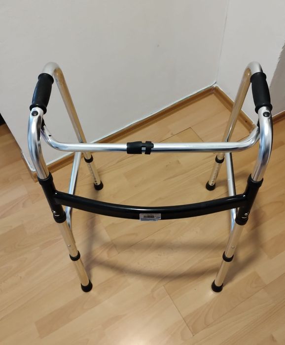 Vand Cadru ,inălțător pentru toaletă și saltea pentru escare