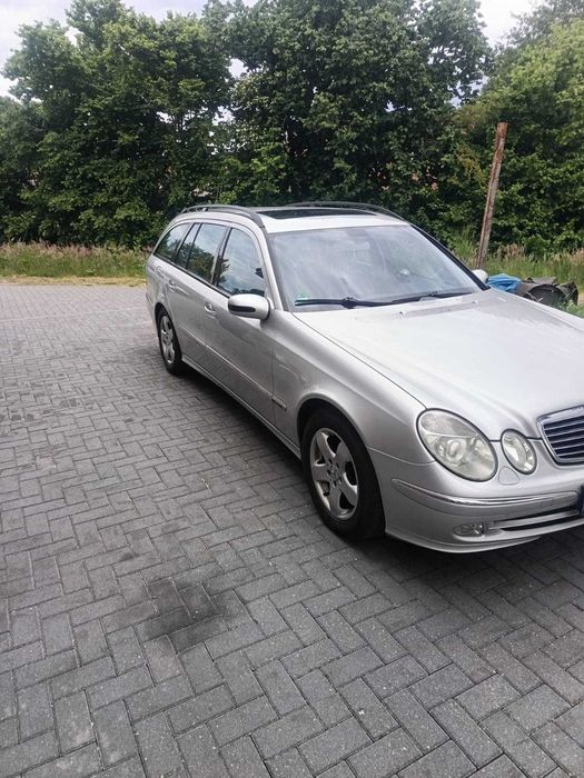 Mercedes Benz W211
