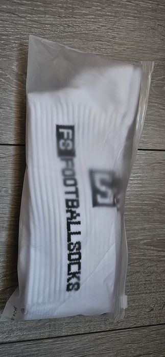ШЕСТ БРОЯ Grip socks бели чорапи за футбол