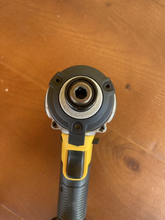 Masina de insurubat DeWalt DCF 887 noua sigilata