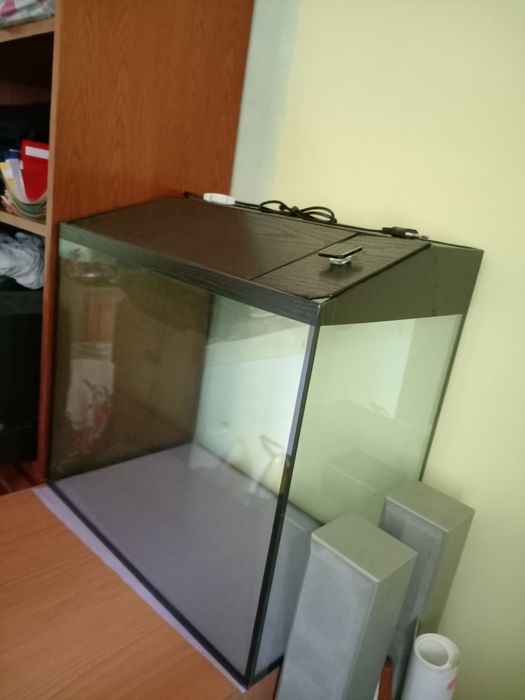 Vând Acvariu Noi cu sau fără filtru