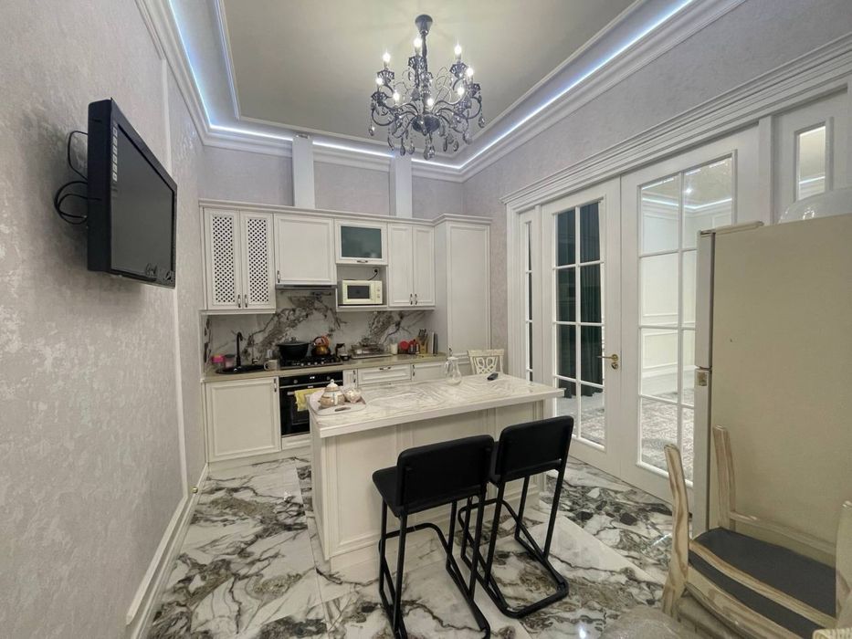 Софийская новостройка 4/5/5 лифт есть 145000$