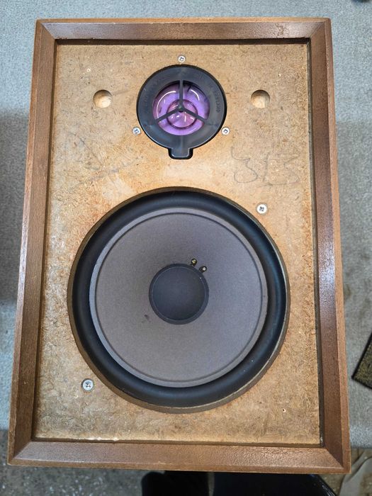 Vand boxe raft "Wharfedale Denton W20D"