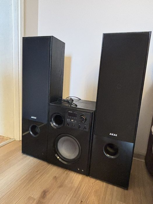 Музикална уредба Akai