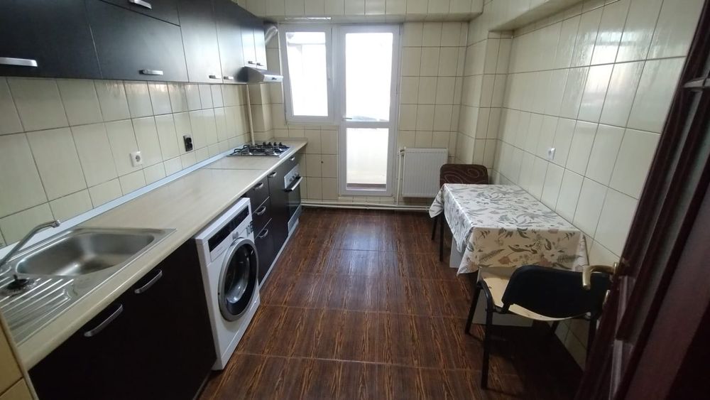 Proprietar închiriez apt 2 camere decom – 60 mp + balcon 11 m MICRO 18