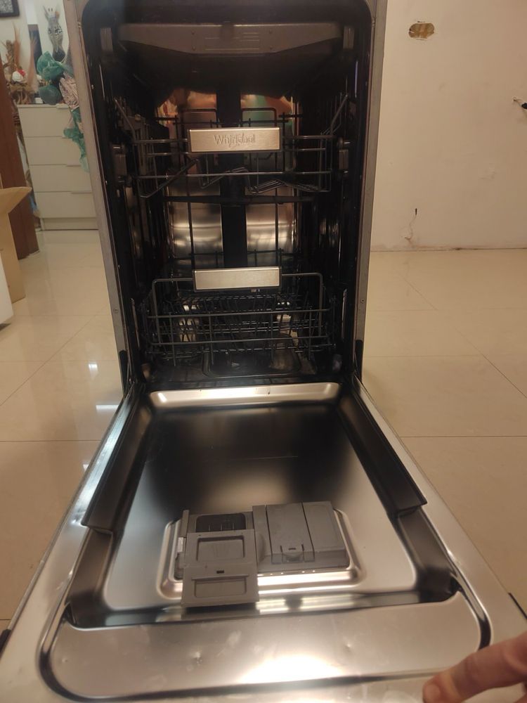 Съдомиялна за вграждане whirlpool 45 см.
