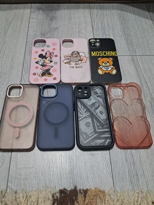 Vând 7 huse silicon Iphone 13