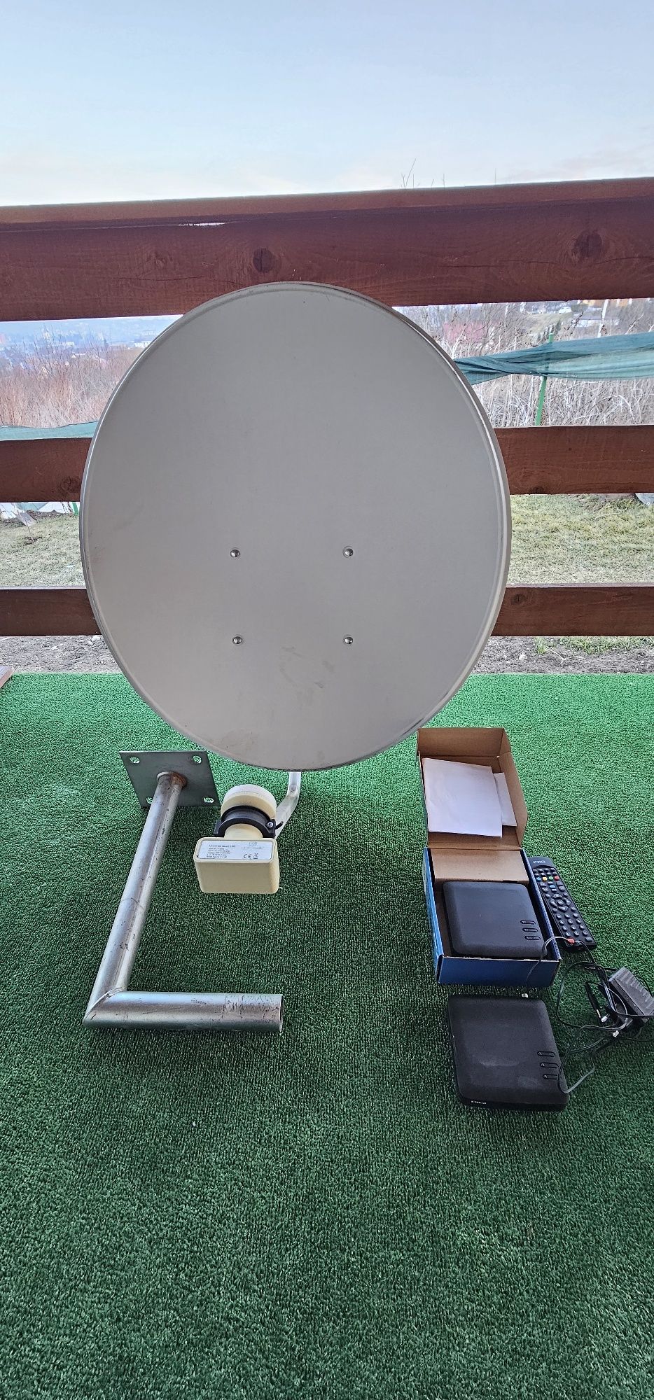 Vând antena satelit Digi + 2 recivere