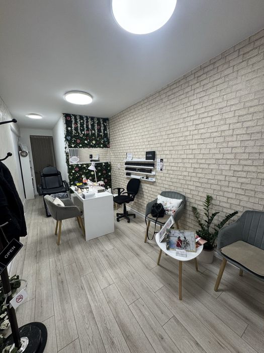 Продавам бизнес - студио за маникюр и педикюр